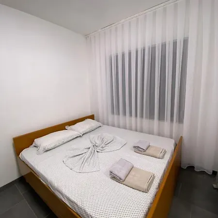 Hasarooms * Dıraç